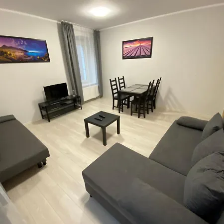 Maja 4 *